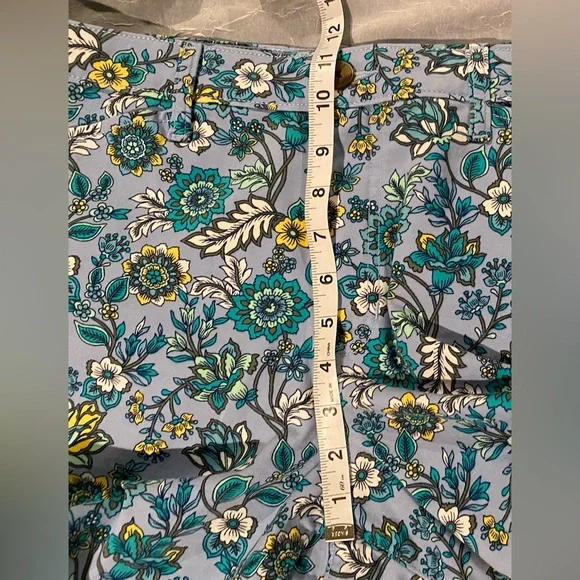 St. John's Bay Blue and Green Bermuda Women's Shorts Size 14 Soft - Picture 8 of 11